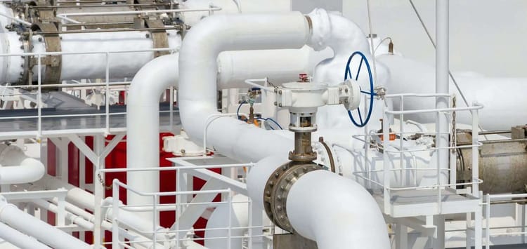 Gaz: la crise en Australie fait le bonheur de l'Algérie Tuyauterie industrielle pour l'extraction de gaz en Australie.