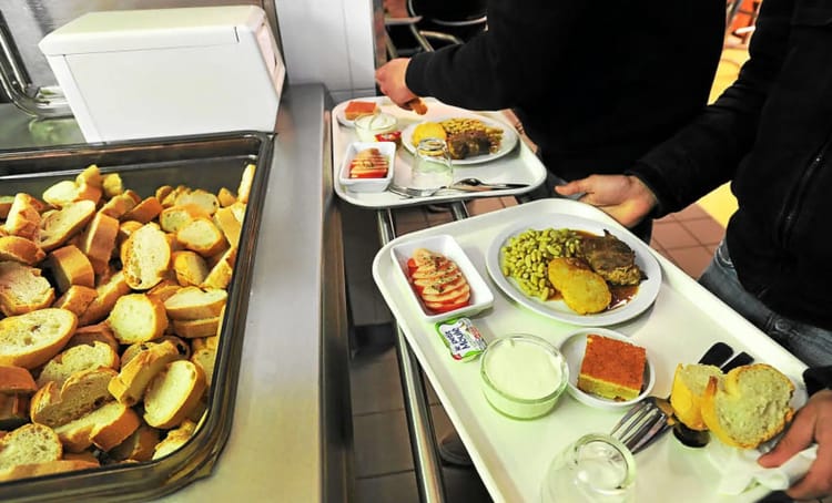 Repas étudiant à 1 € au CROUS pour l'année universitaire 2023-2024.