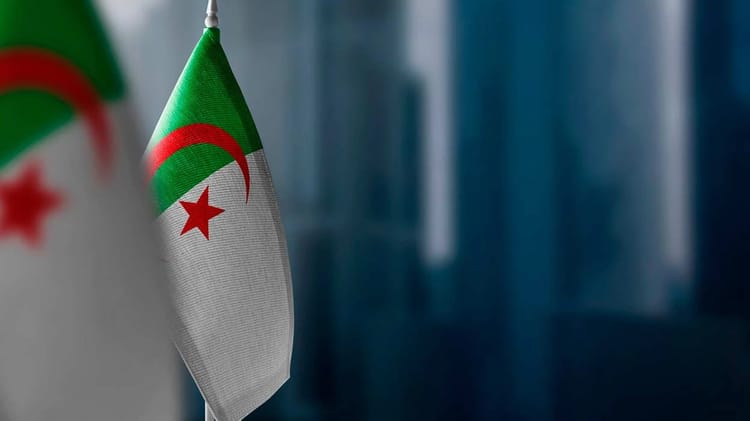 Enfin! le consulat d’Algérie rouvre ses portes à Melun Drapeau algérien flottant devant le consulat à Melun.