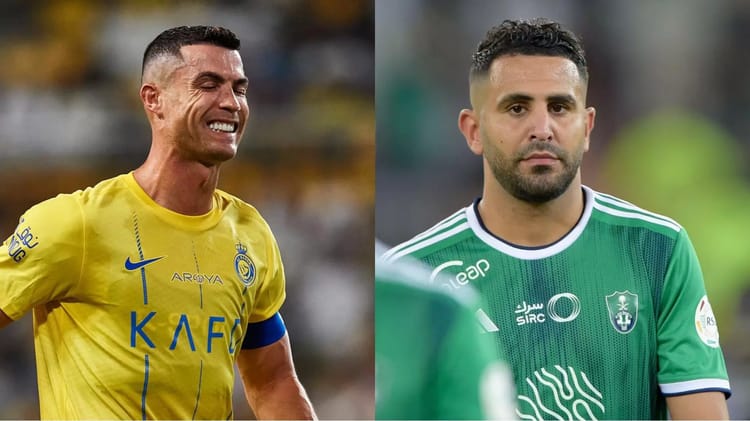 Riyad Mahrez et Cristiano Ronaldo lors d'un match de football.