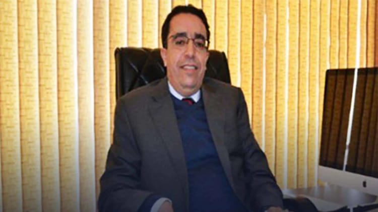 Abdelmalek Sahraoui condamné à 10 Ans de prison et 50 Mds DA d'Amende dans une affaire de corruption majeure Abdelmalek Sahraoui, homme d'affaires algérien, en justice pour corruption.