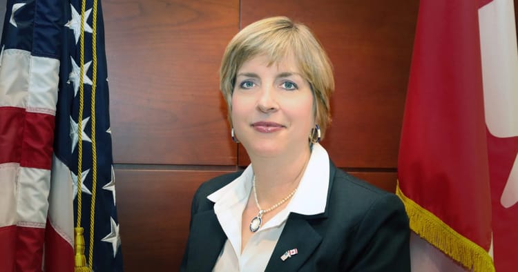 Ambassadrice américaine lors d'une visite officielle en Algérie.