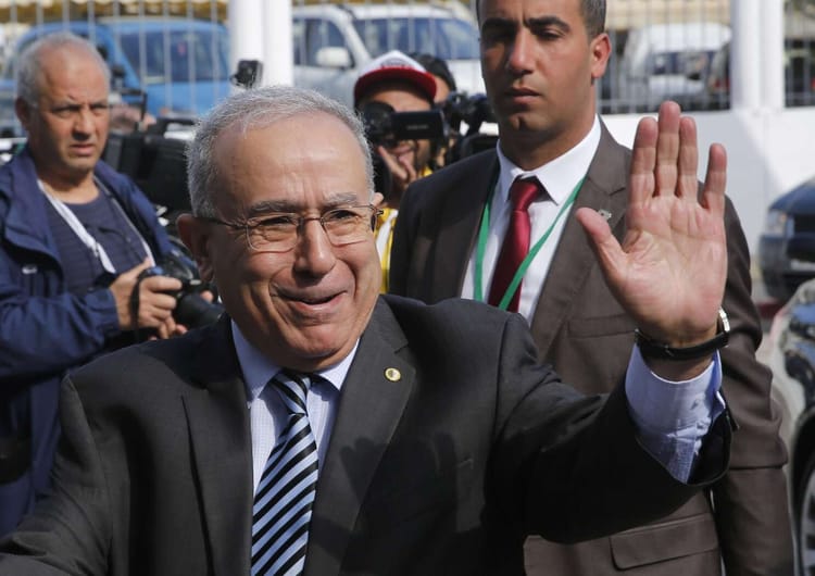 Ramtane Lamamra nommé envoyé spécial de l'ONU pour la paix au Soudan Ramtane Lamamra saluant lors d'une visite officielle au Soudan.