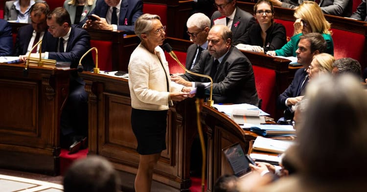 Députés et sénateurs lors d'un débat sur la loi immigration au Sénat.
