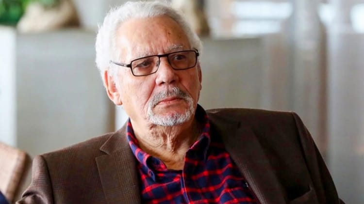 Décès de l'Ex-Ministre de la Défense Algérien Khaled Nezzar : L'ombre des accusations de crimes contre l'Humanité persiste Portrait de Khaled Nezzar, ancien ministre de la Défense algérien.