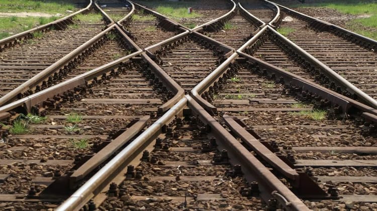Réseaux ferroviaires croisés en Algérie pour le développement.