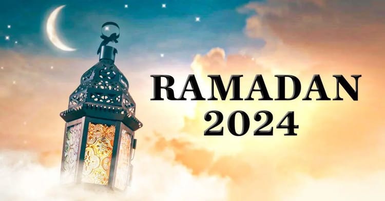 Lanterne de Ramadan avec ciel étoilé et croissant de lune.