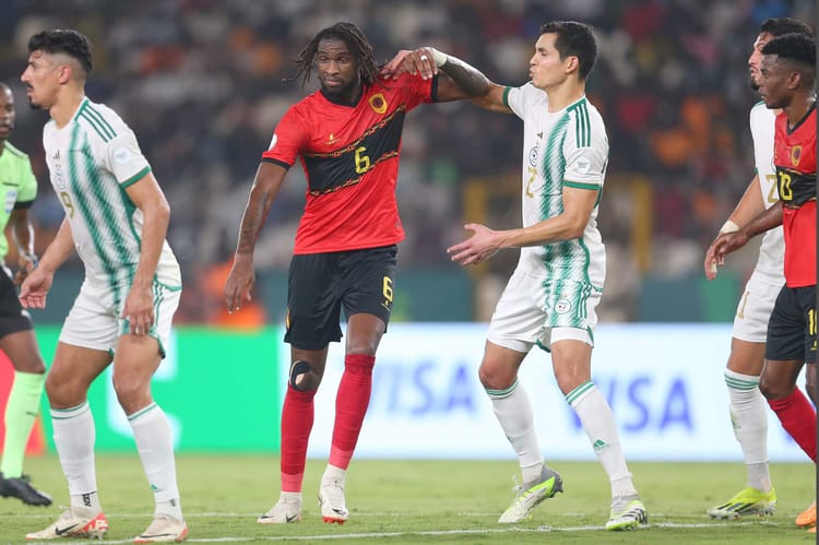 Joueur algérien en action lors du match de la CAN 2023.