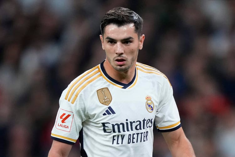 Brahim Diaz portant le maillot du Real Madrid lors d'un match.