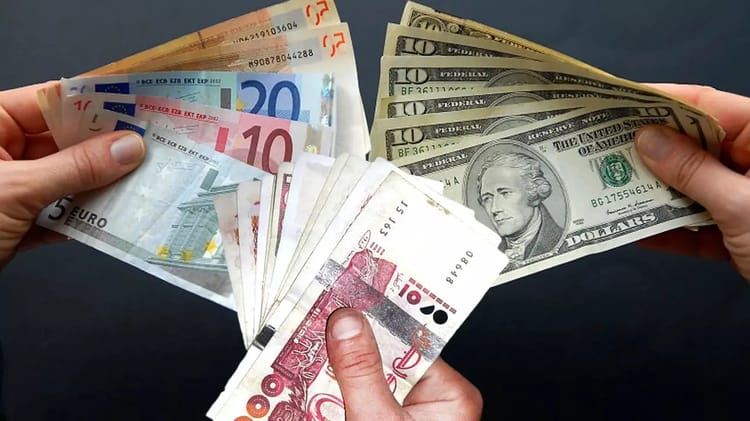 Échange de devises en euros, dollars et dinars algériens.