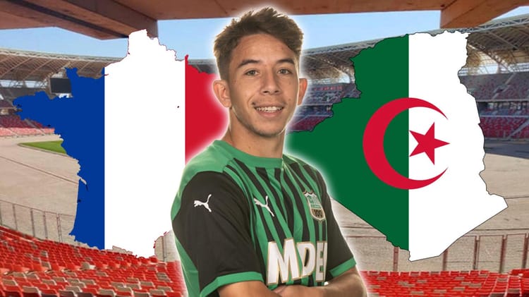 Maxime Lopez avec drapeaux de la France et de l'Algérie en arrière-plan.