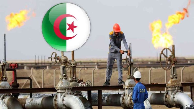 Ingénieur en maintenance sur une plateforme gazière en Algérie.