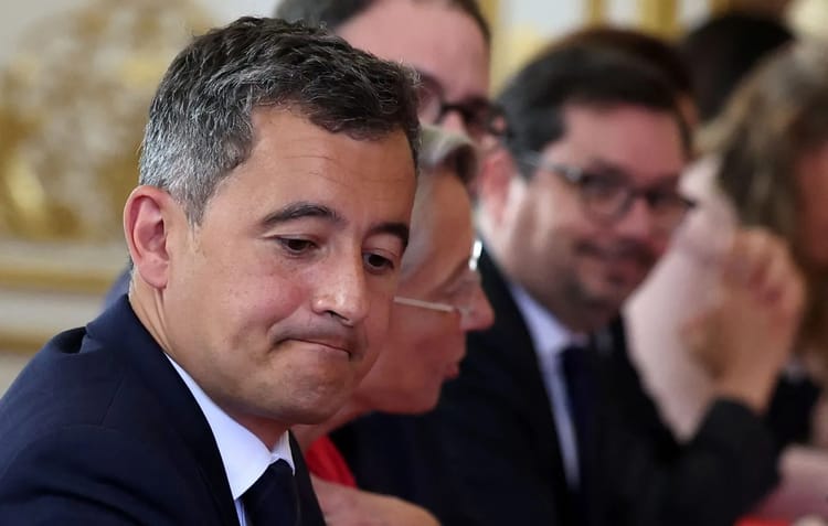 Ramadan 2024 en France : Sécurité renforcée par Darmanin Gérald Darmanin lors d'une réunion avec des officiels français.