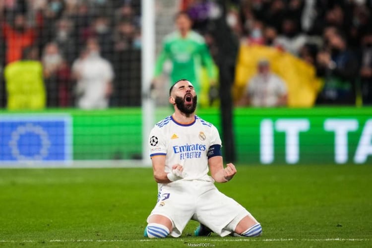Karim Benzema enfin remplacé ? Le Real Madrid s'est cherché un nouveau capitaine Karim Benzema en célébration après un but en Ligue des Champions.