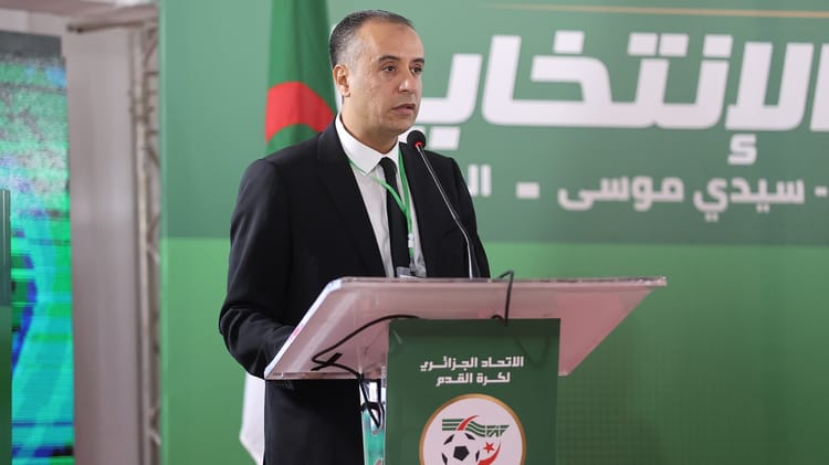 Enterrement de Walid Bouaziz : La FAF absente. Manque de solidarité ou oubli? Incompréhension totale Le ministre des sports lors d'une conférence sur la crise au FAF.
