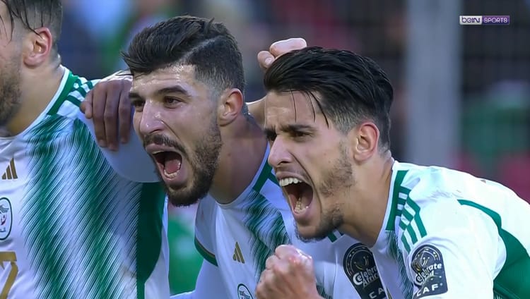 L'Algérie à l'honneur chez Bein Sports France : la chaine de diffusion se porte garante pour... Joueurs algériens en pleine célébration lors d'un match.