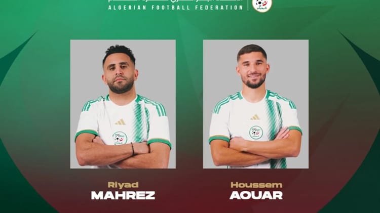 Mahrez et Aouar en maillot de l'Algérie pour la sélection nationale.