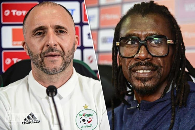Djamel Belmadi et Aliou Cissé lors d'une conférence de presse.