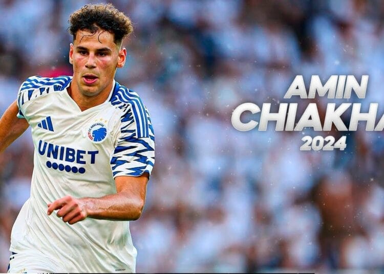 Amin Chiakha rejoint officiellement l’équipe d’Algérie : Une renfort de taille pour les Verts Amin Chiakha en maillot de l'équipe d'Algérie, prêt pour le match.