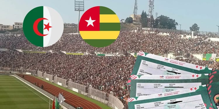 Match de football Algérie contre Togo avec foule et billets.