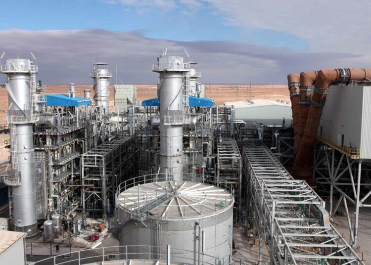 Installation industrielle de gaz naturel en Algérie.
