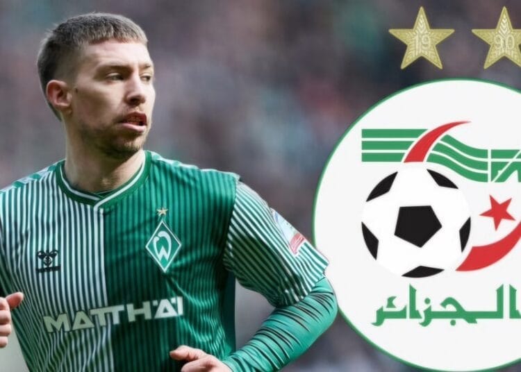Algérie : Mitchell Weiser voit son rêve s’évanouir brusquement Mitchell Weiser portant le maillot du Werder Bremen lors d'un match.