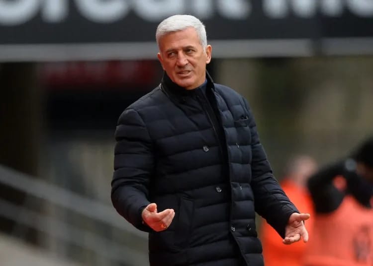 Choc dans le Football : Petkovic Rejoint l'Équipe de France ! Aïd El-Fitr 2025 : Vladimir Petkovic envoie un message fort aux Algériens