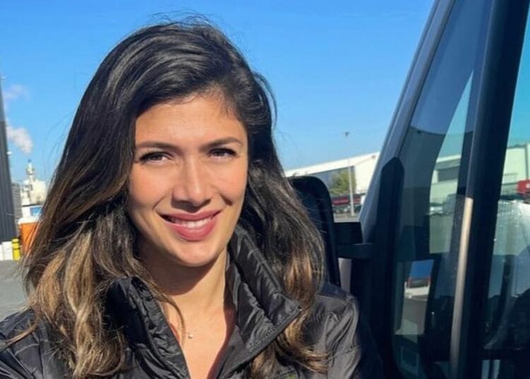 L’Algérienne Yasmine Iamarene distinguée en France pour son audace entrepreneuriale Yasmine Iamarene distinguée en France pour son audace entrepreneuriale