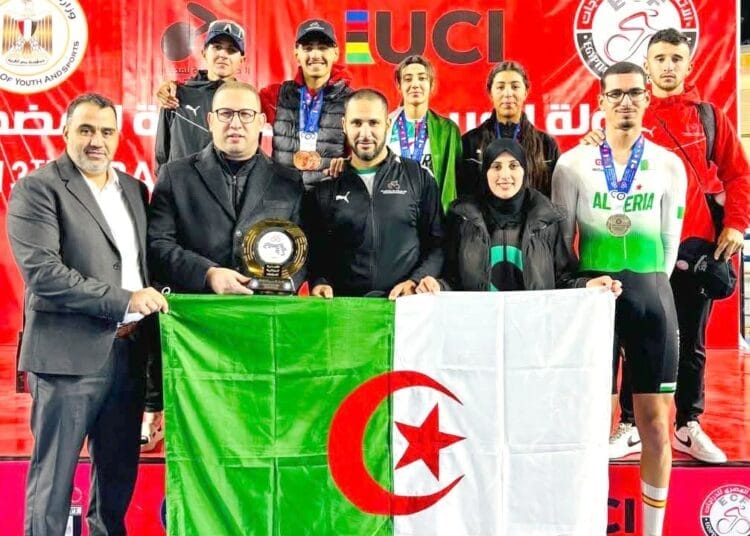 Championnats arabes de cyclisme : Malak Mechab brille avec une médaille d'or