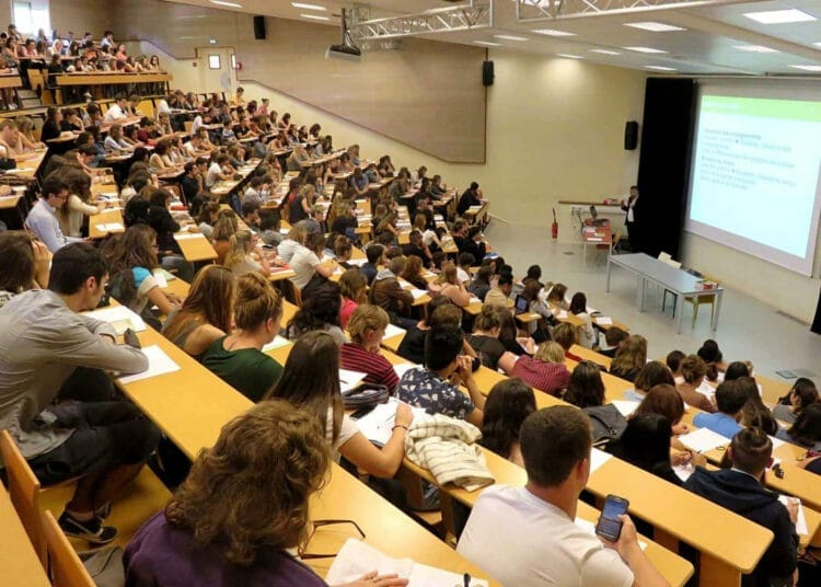 Sort réservé aux étudiants étrangers en France : la vérité éclate au grand jour Etudes en France : les étudiants algériens face à un drame inédit