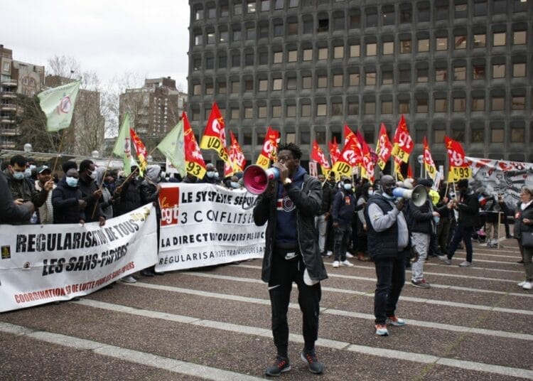 18 avril : Éclatement d'une révolte de sans-papiers à Saint-Denis Sans-papiers en colère en France : la révolte éclate devant la sous-préfecture de Saint-Denis ce 18 avril !