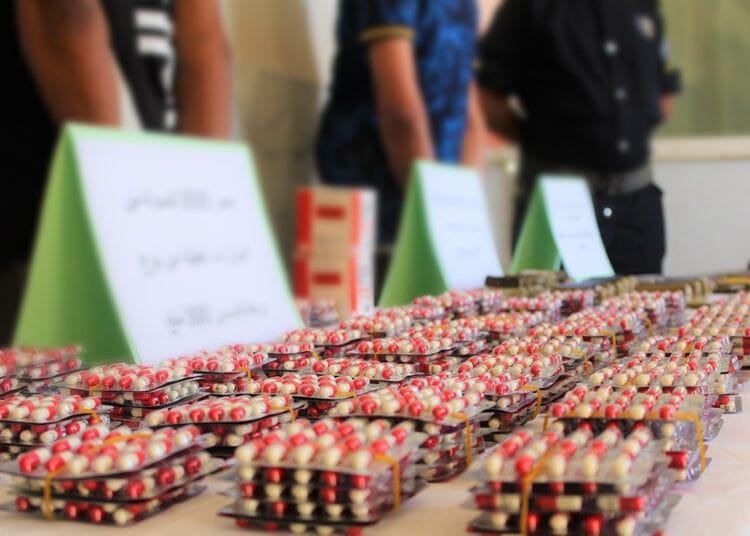 Saisie insolite à Alger : des milliers d'ecstasy dissimulés dans une réplique de la Kaaba Port d'Alger : un octogénaire arrêté avec près de 5000 comprimés d’ecstasy dissimulés dans une réplique de la Kaaba
