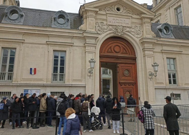 Titres de séjour : la préfecture de l’Isère saisie par la justice Titre de séjour : un Algérien fait plier sa préfecture