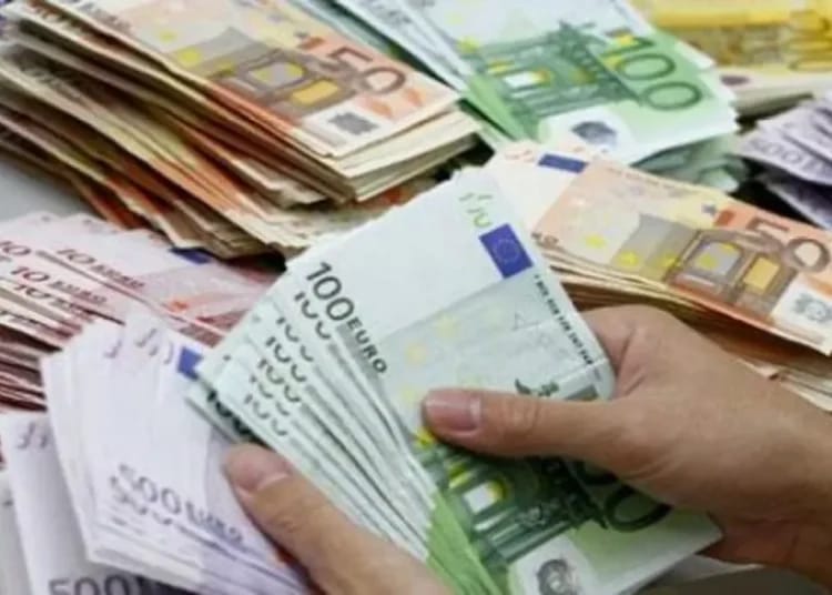 Saisie record d’argent en Algérie : un réseau démantelé Affaire de blanchiment en Algérie : 31 milliards retrouvés
