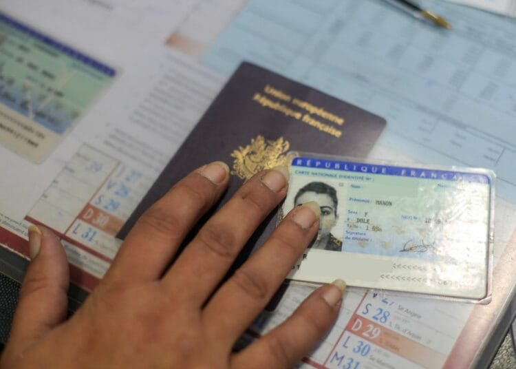 France : un Algérien arrêté pour trafic de faux papiers à 15 000 € Trafic de passeports algériens : un réseau tombe en Espagne