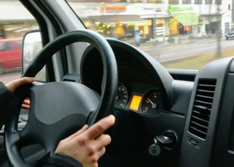 Conduite avec un permis algérien en France : pourquoi il a été condamné ?