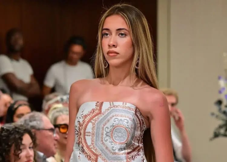 Le pari audacieux de Yousra, mannequin algérienne à Paris Yousra