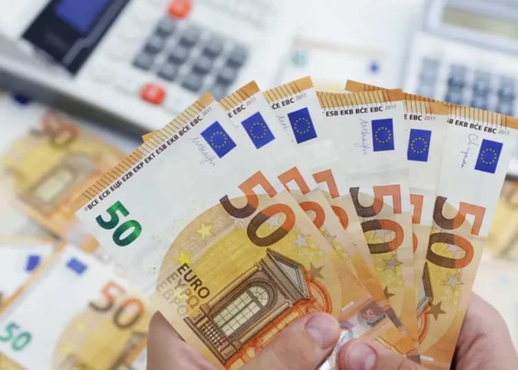 Frais en France : ce qui change vraiment pour les Algériens Taux de change : l’euro flambe face au dinar, un record historique sur le marché noir ce 14 octobre 2025 !