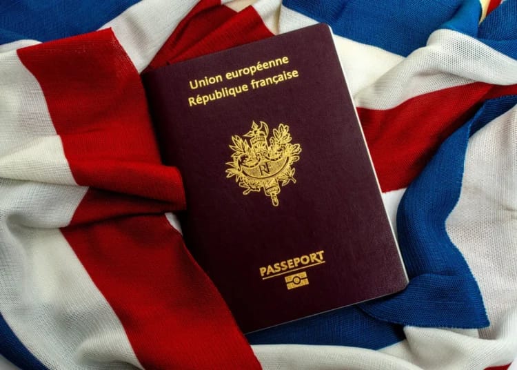 Perte choc de nationalité française après 10 ans d'attente