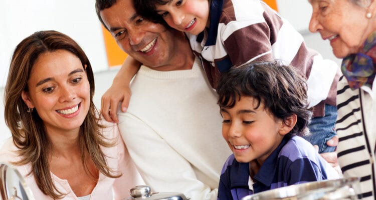 Regroupement familial au Québec : ce qui change avec le quota Délais du regroupement familial au Québec : jusqu’à 5 ans d’attente?
