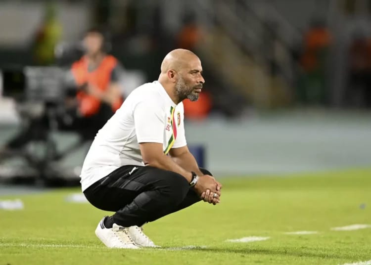 Cet ex-coach en Algérie signe un exploit incroyable Éric Sékou Chelle : Du MC Oran à la Tête du Nigéria