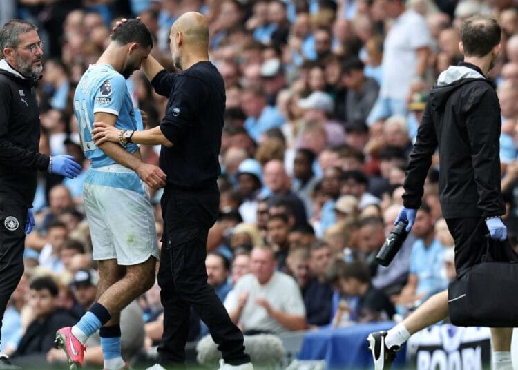 Guardiola brise les rêves de Manchester City pour Ait Nouri Guardiola brise les rêves de Manchester City pour Ait Nouri