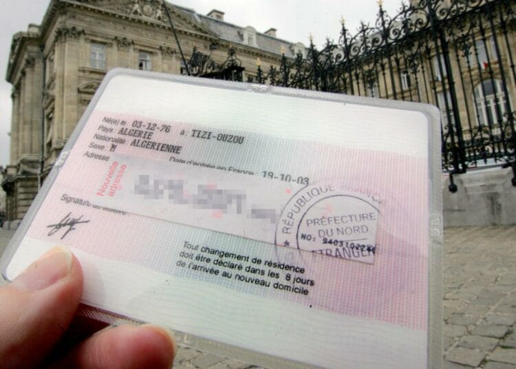 Ingénieure expulsée après 10 ans en France : le choc administratif Ingénieure expulsée après 10 ans en France : le choc administratif