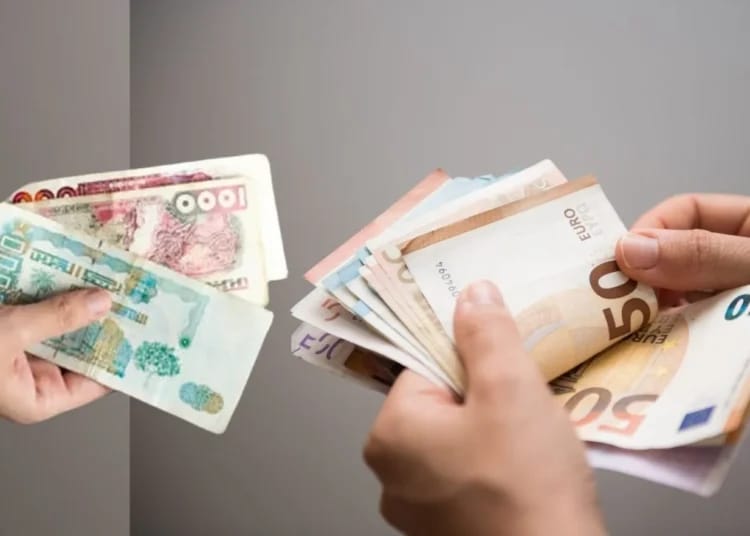 Taux de change : l’euro flambe face au dinar, record historique Marché noir en Algérie : l'euro recule après une semaine stable