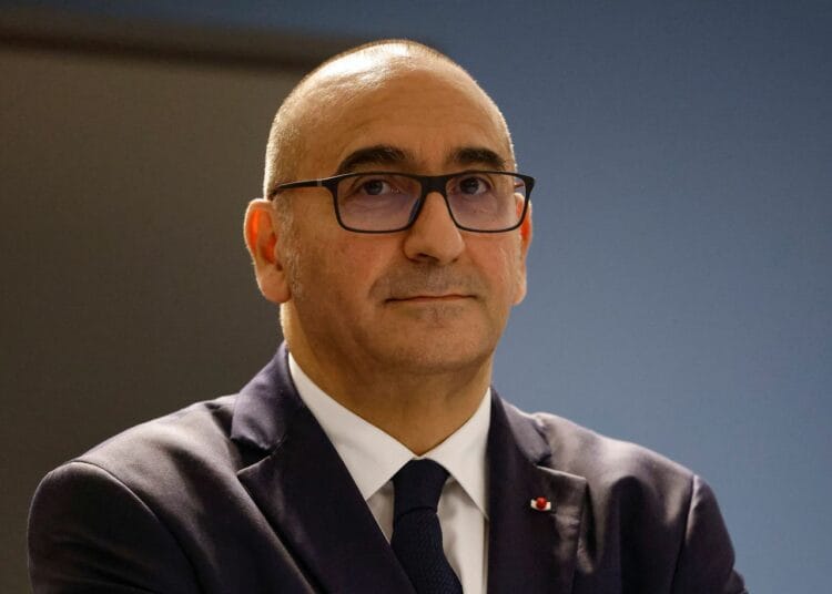 Algérie: Le ministre de l'Intérieur français attendu? Tensions Algérie-France : Ahmed Attaf rompt le silence