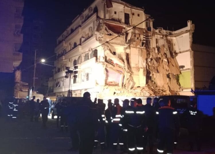 Effondrement d’immeuble à Alger : une nuit de chaos à Hussein Dey (images)
