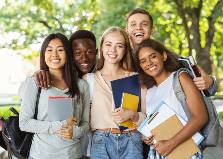Chiffres surprenants sur les étudiants étrangers en France Un nombre inédit d'étudiants algériens choisissent l'Espagne !