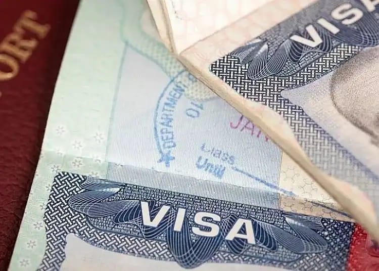Pourquoi les Marocains sont les plus refusés pour le visa Espagne ? Passeport et visa doré pour l'immigration en 2025.