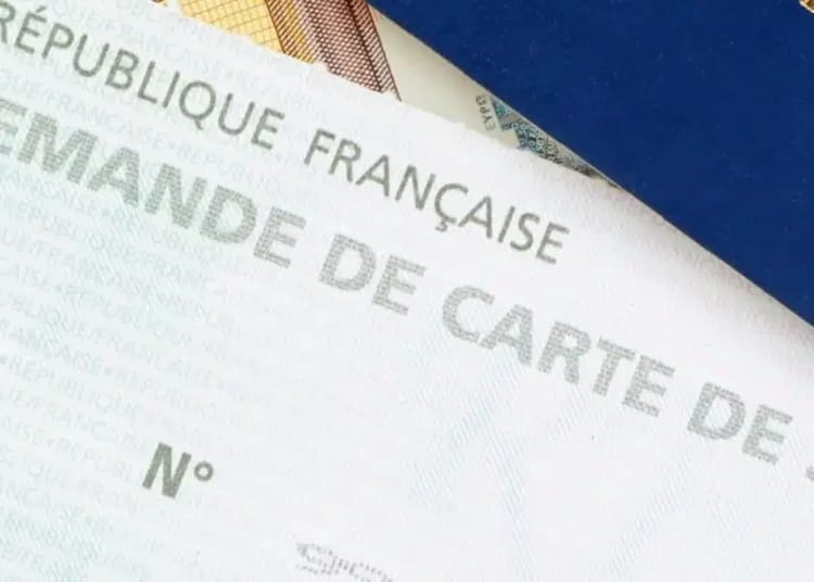 Les questions surprenantes du test civique en France Formulaire de demande de carte de séjour en France 2026.