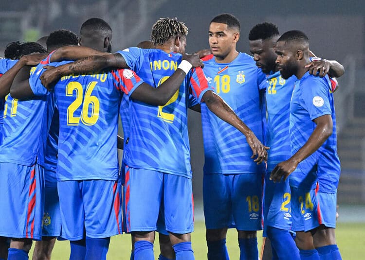 Des danseuses marocaines pour booster la RD Congo face à l’Algérie Les joueurs marocains en pleine célébration sur le terrain.